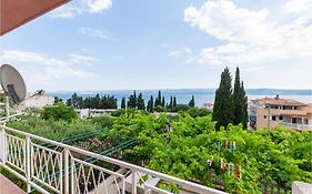 Gorgeous Apartment In Duce With Wifi